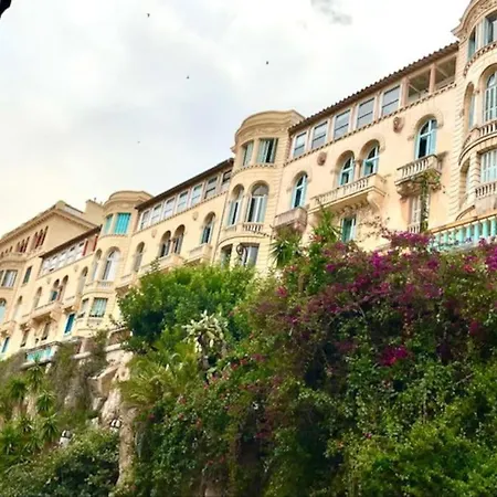 Riviera Palace *